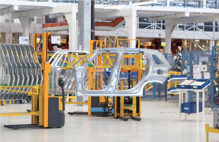 無人化工廠結合ROBOT自動焊接車體產線